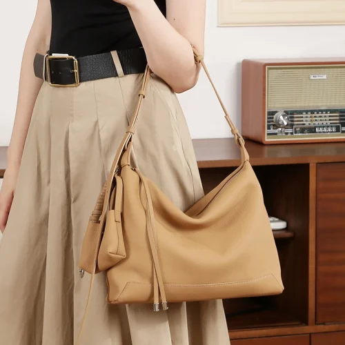 Leather Commuter Hobo Bag - Crescent